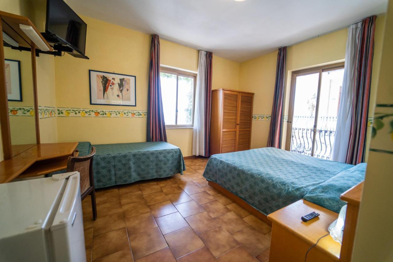 Hotel San Pietro Letojanni